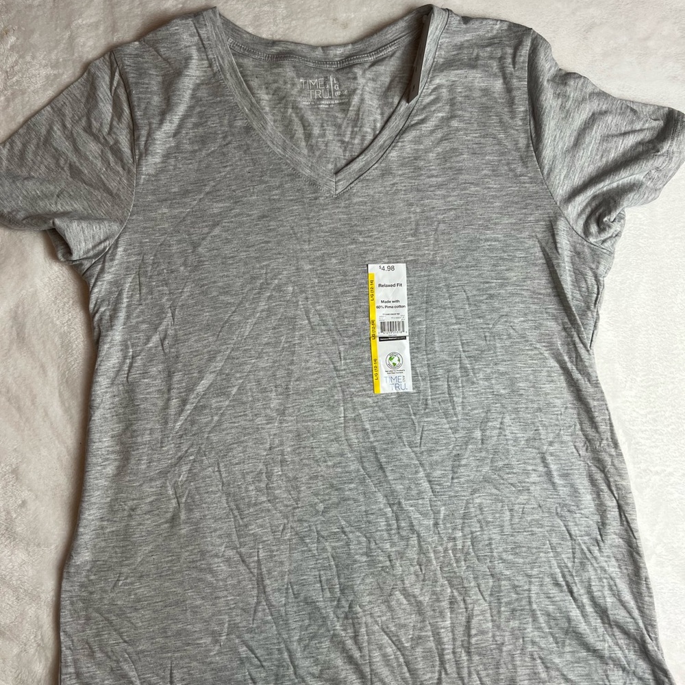 Time and Tru V-Neck T-Shirt Bundle - Picture 3 of 5